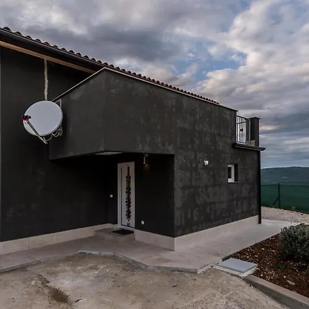 Art House With Pool *