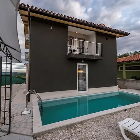 Art House With Pool Villa