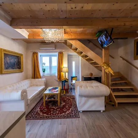 Art House With Pool Villa